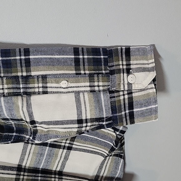 Levi's black & white plaid button front shirt - Picture 6 of 7